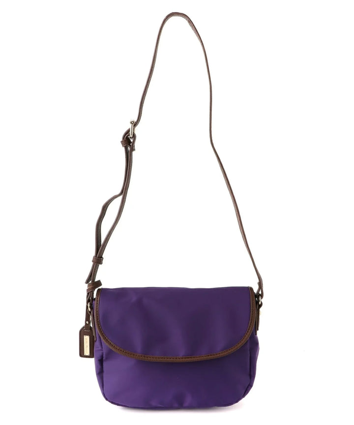 ナイロンショルダーバッグ cathie ferrari(キャティフェラーリ)