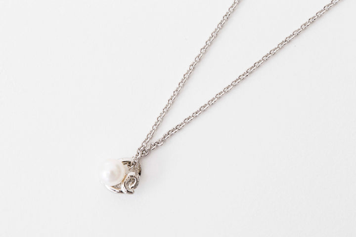 Freshwater pearl pendant YUKIKO HANAI